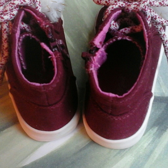 2PAIRS OF TODDLER GIRLS SIZE 8 HITOPS SHOES - Picture 4 of 8